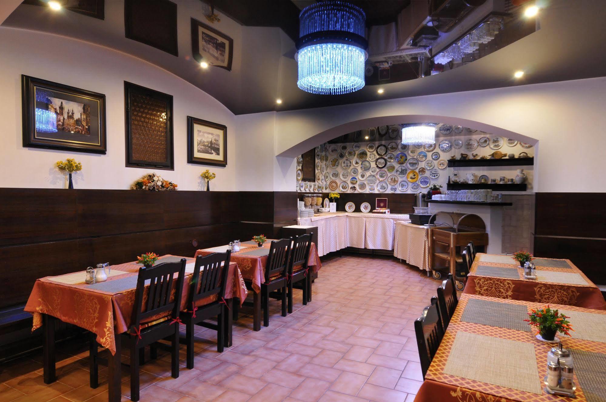 פראג Hotel Wilhelm מראה חיצוני תמונה